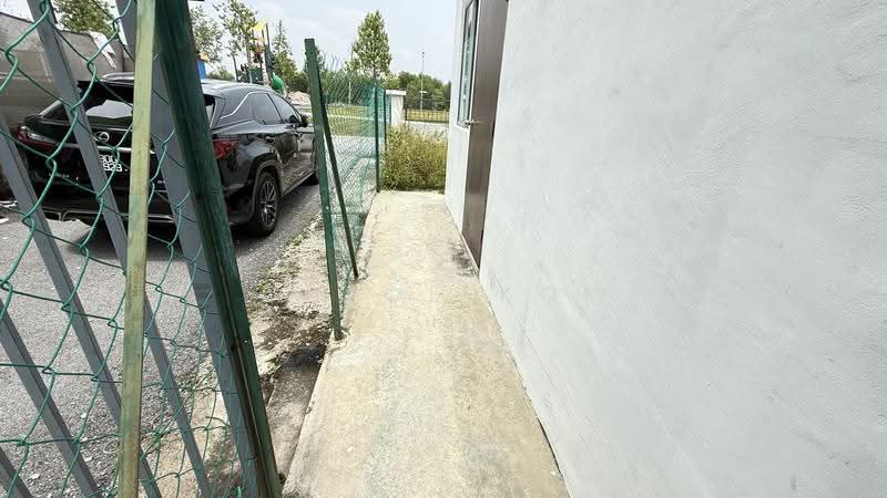 Rumah Teres untuk Dijual di Taman Kundang Jaya (Rawang) - Chloe Kok - Exterior - PropertyGuru.com.my