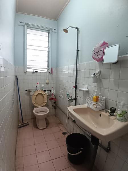 Semi-Detached House for Sale in Likas (Kota Kinabalu) - Vincent Leong - Bathroom - PropertyGuru.com.my