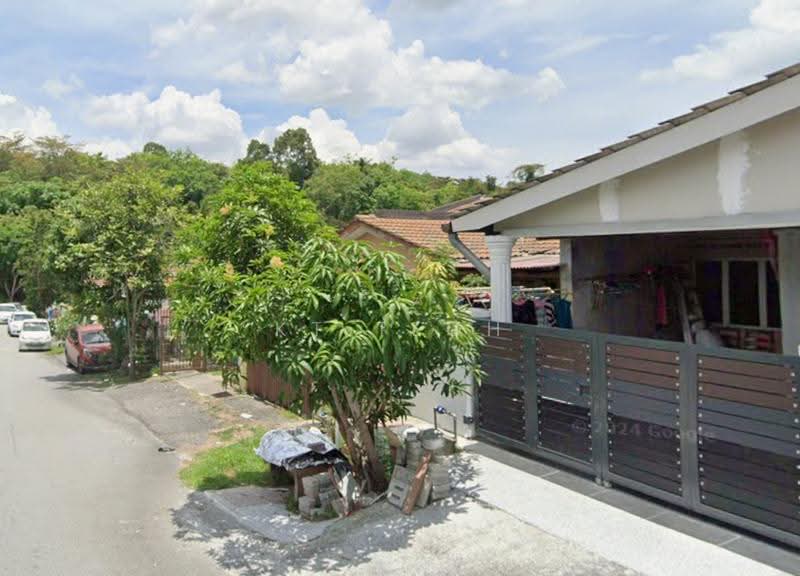 1-storey Terraced House for Sale in Taman Desa Kundang (Rawang) - KT Teoh - Exterior - PropertyGuru.com.my