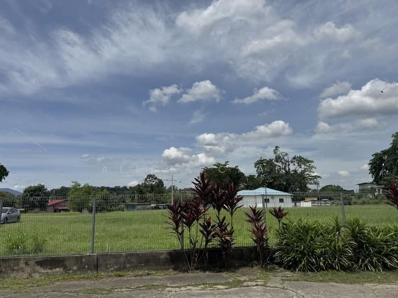 Rumah Banglo untuk Dijual di Rahang (Seremban) - Alicia Chan - Main Door Facing Empty Land - PropertyGuru.com.my