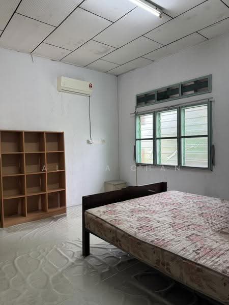 Rumah Banglo untuk Dijual di Rahang (Seremban) - Alicia Chan - 1st Floor - 1st Bedroom - PropertyGuru.com.my