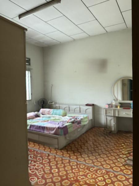 Rumah Banglo untuk Dijual di Rahang (Seremban) - Alicia Chan - 1st floor - 2nd Bedroom - PropertyGuru.com.my