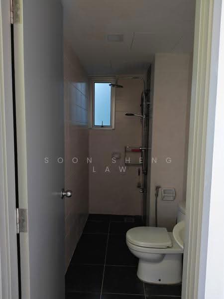 Pangsapuri untuk Dijual di Putra 1 - Soon Sheng Law - Bathroom - PropertyGuru.com.my