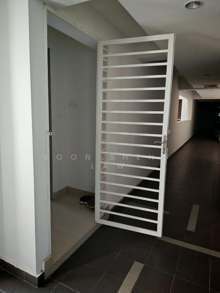 Pangsapuri untuk Dijual di Putra 1 - Soon Sheng Law - Entrance - PropertyGuru.com.my