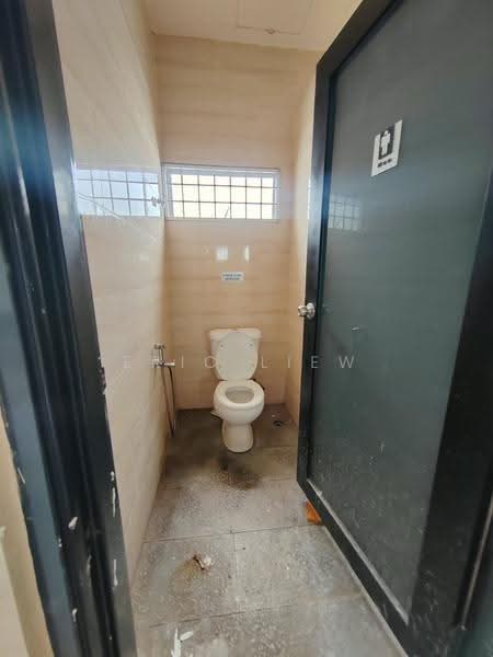 Shop for Rent in Danau Kota (Setapak) - Eric Liew - Bathroom - PropertyGuru.com.my