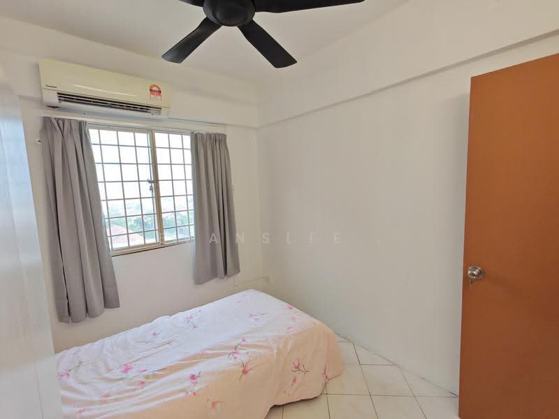 Pangsapuri untuk Disewa di Vista Pinggiran Apartment - Evanslee . - Bedroom - PropertyGuru.com.my