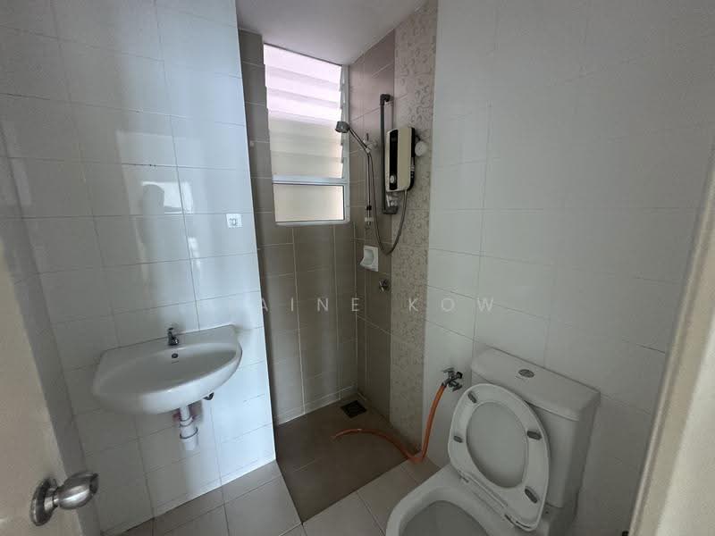 Condominium for Sale at The Zest @ Kinrara 9 - Elaine Kow - Bathroom - PropertyGuru.com.my