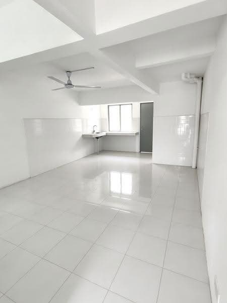 3-storey Terraced House for Rent in Taman Sri Muda (Shah Alam) - Tabris Wong - Kitchen - PropertyGuru.com.my