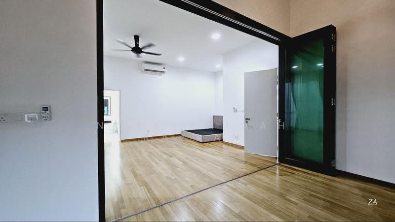 Bungalow House for Rent in Cyberjaya (Selangor) - Norsyahidah Razlan - Bedroom - PropertyGuru.com.my