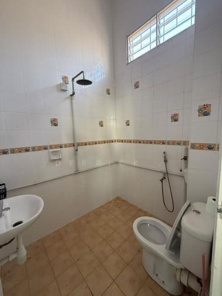 2-storey Terraced House for Rent in Tanjung Bungah (Penang) - Derrick . - Bathroom - PropertyGuru.com.my