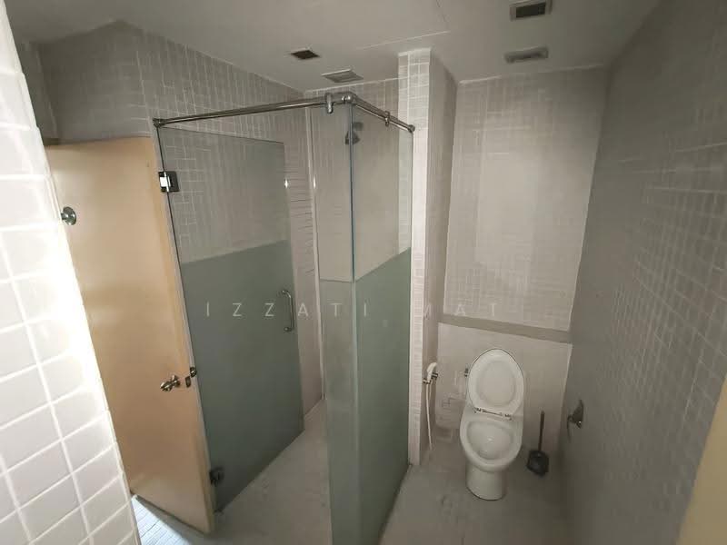 Condominium for Sale at 10 Semantan Suites - Izzati Mat - Bathroom - PropertyGuru.com.my