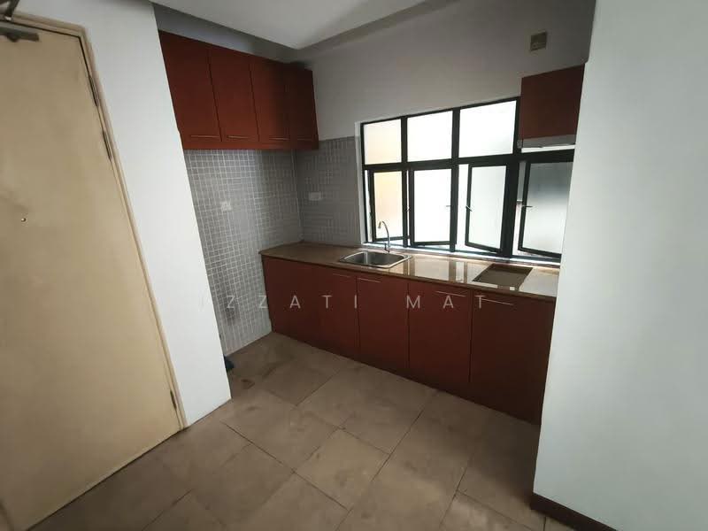 Condominium for Sale at 10 Semantan Suites - Izzati Mat - Kitchen - PropertyGuru.com.my