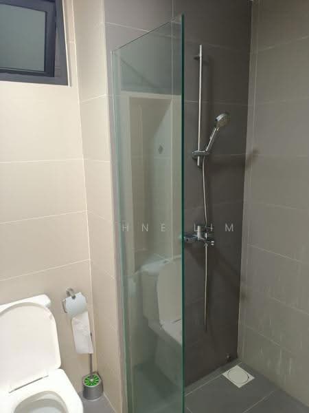 Service Residence for Sale at Avantas Residences - Daphne Lim - Bathroom - PropertyGuru.com.my
