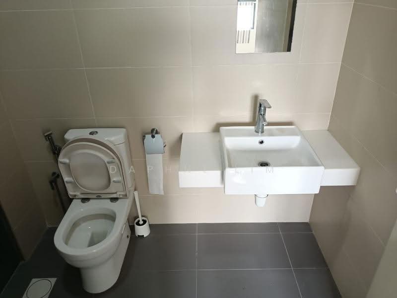Service Residence for Sale at Avantas Residences - Daphne Lim - Bathroom - PropertyGuru.com.my