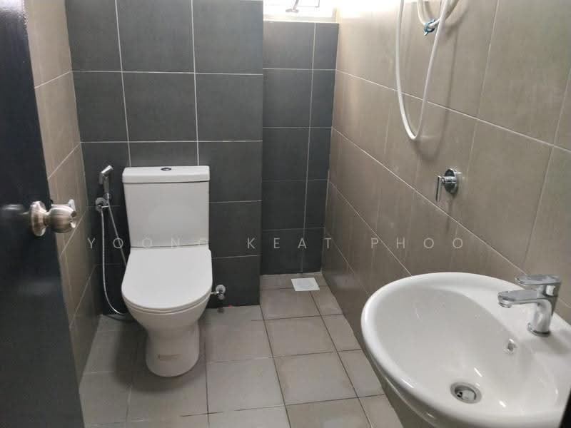Pangsapuri untuk Disewa di Residensi Akasia Jubilee - Yoong Keat Phoo - Bathroom - PropertyGuru.com.my