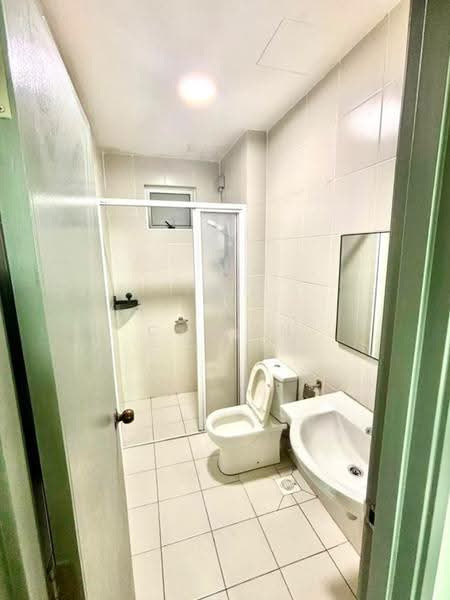 Kediaman Servis untuk Disewa di Meridin Bayvue Serviced Apartment - CS Tan - Bathroom - PropertyGuru.com.my