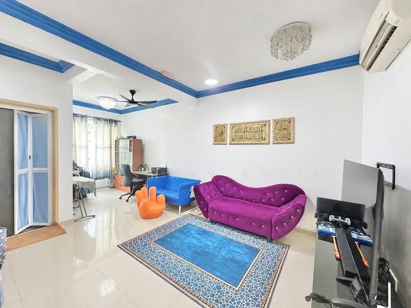 2.5-storey Terraced House for Sale in Taman Selayang Permata (Batu Caves) - Zamshary Budin - Living Room - PropertyGuru.com.my