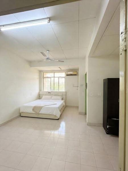 2-storey Terraced House for Sale in Taman Megah Ria (Masai) - Ee Fong Toh - Bedroom - PropertyGuru.com.my