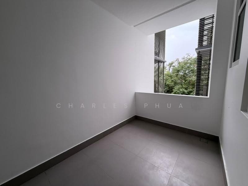 Kondominium untuk Dijual di Kenny Hills Residence - Charles Phua - Balcony - PropertyGuru.com.my