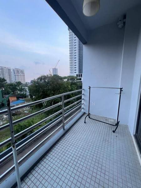 Kondominium untuk Dijual di Vista Heights - Win Tan - Balcony - PropertyGuru.com.my