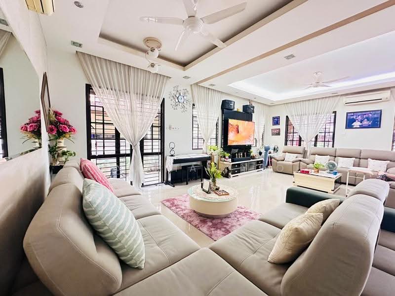 Rumah Berkembar untuk Dijual di Bandar Nusaputra (Puchong) - Jonathan Yeoh - Living Room - PropertyGuru.com.my