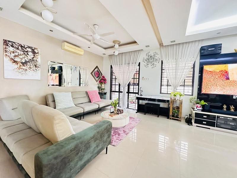 Rumah Berkembar untuk Dijual di Bandar Nusaputra (Puchong) - Jonathan Yeoh - Living Room - PropertyGuru.com.my