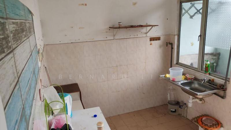 Kondominium untuk Dijual di Summer Park Townhouse @ Seri Alam - Bernard Lim - Kitchen - PropertyGuru.com.my