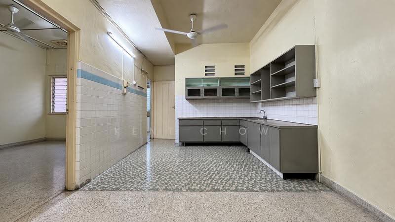 1-storey Terraced House for Sale in Taman Ipoh Selatan (Ipoh) - Kent Chow - Kitchen - PropertyGuru.com.my