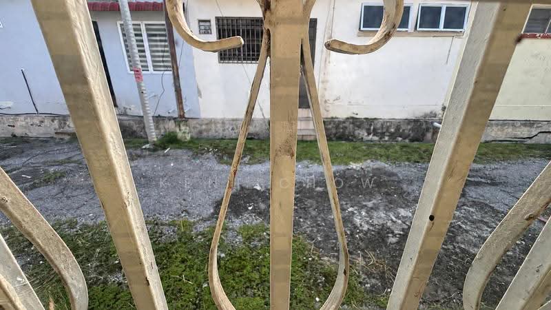 1-storey Terraced House for Sale in Taman Ipoh Selatan (Ipoh) - Kent Chow - Exterior - PropertyGuru.com.my