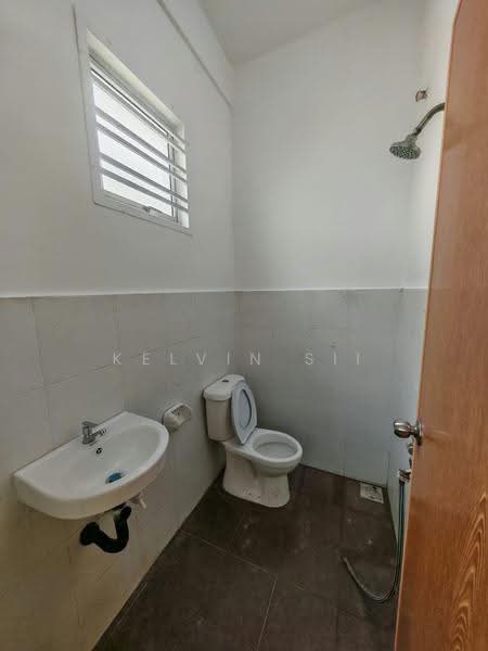 2-storey Terraced House for Sale in Taman Scientex Senai (Senai) - kelvin Sii - Bathroom - PropertyGuru.com.my