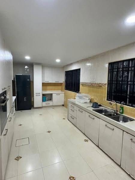 Semi-Detached House for Sale in Kampung Bahru (Johor Bahru) - Ee Fong Toh - Kitchen - PropertyGuru.com.my