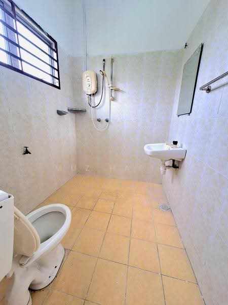 Rumah Teres 2.5-Tingkat untuk Dijual di Kampung Jawa (Klang) - Muz Hafiz - Bathroom - PropertyGuru.com.my