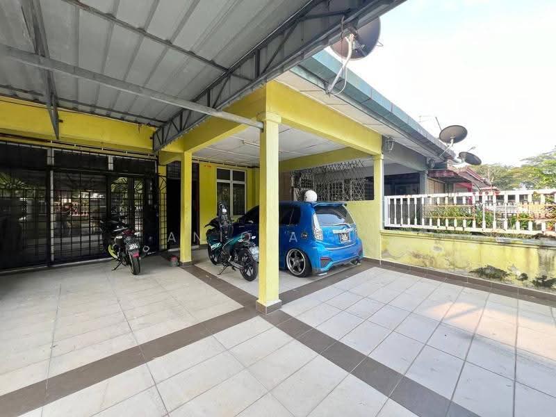 2-storey Terraced House for Sale in Nilai (Negeri Sembilan) - Aniq Azmi - Exterior - PropertyGuru.com.my