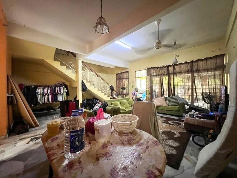 2-storey Terraced House for Sale in Nilai (Negeri Sembilan) - Aniq Azmi - Living Room - PropertyGuru.com.my
