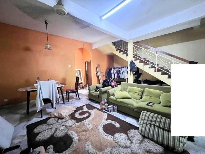 2-storey Terraced House for Sale in Nilai (Negeri Sembilan) - Aniq Azmi - Living Room - PropertyGuru.com.my