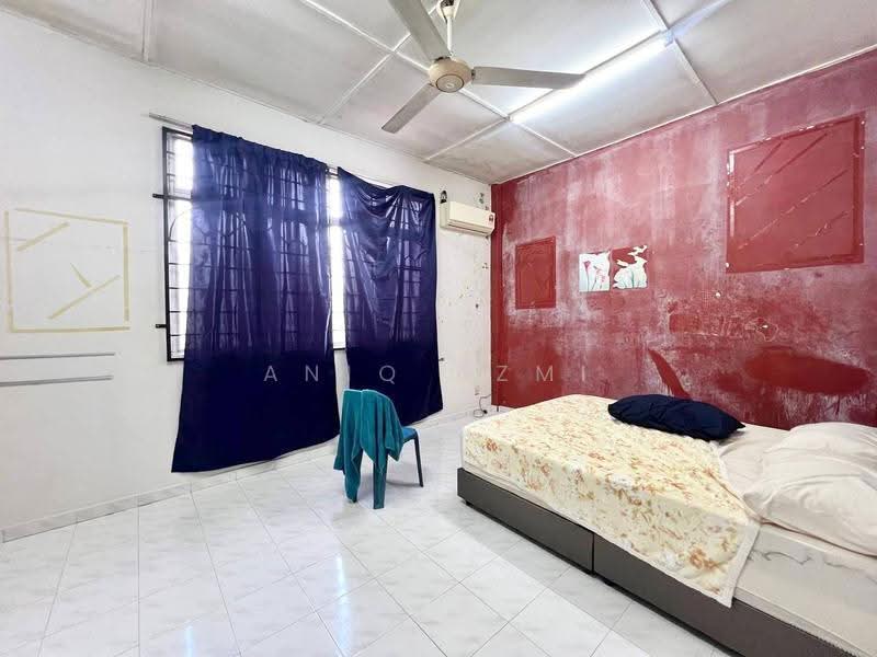 2-storey Terraced House for Sale in Nilai (Negeri Sembilan) - Aniq Azmi - Bedroom - PropertyGuru.com.my