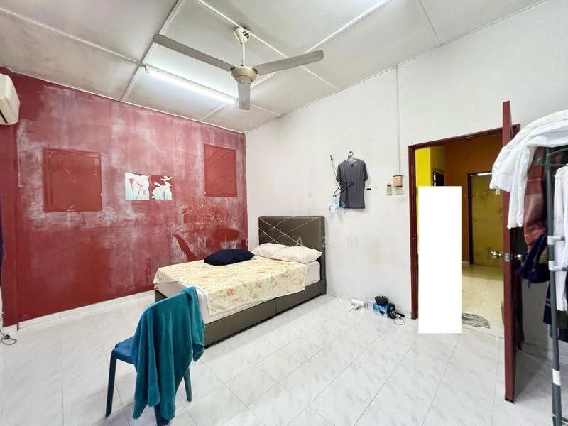 2-storey Terraced House for Sale in Nilai (Negeri Sembilan) - Aniq Azmi - Bedroom - PropertyGuru.com.my