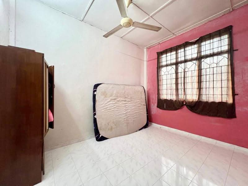 2-storey Terraced House for Sale in Nilai (Negeri Sembilan) - Aniq Azmi - Bedroom - PropertyGuru.com.my