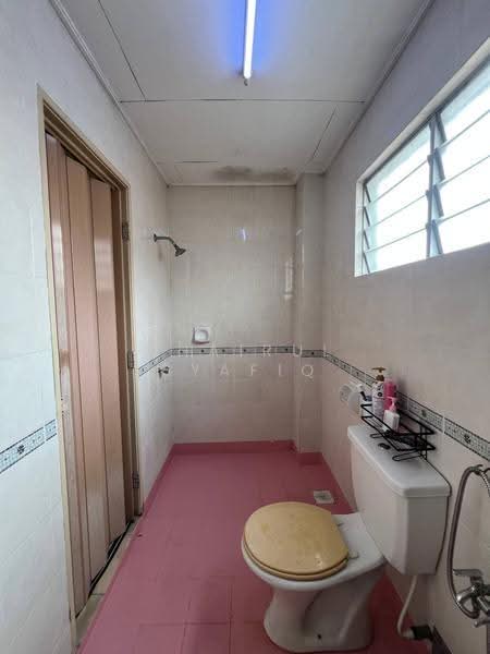 2-storey Terraced House for Sale in Desa Coalfields (Sungai Buloh) - Khairul Syafiq - Bathroom - PropertyGuru.com.my