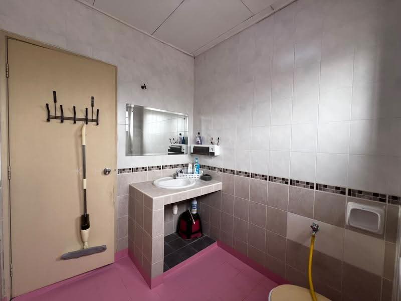 2-storey Terraced House for Sale in Desa Coalfields (Sungai Buloh) - Khairul Syafiq - Bathroom - PropertyGuru.com.my