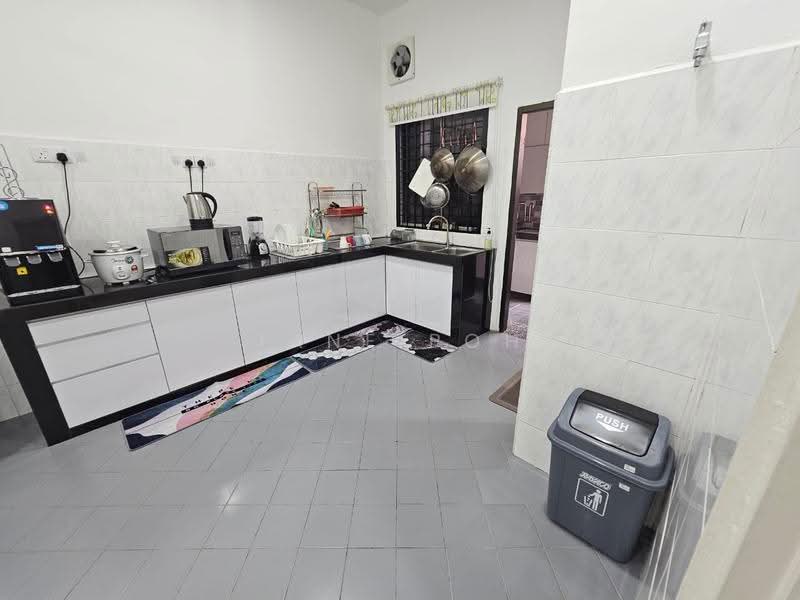 2-storey Terraced House for Rent in Taman Sri Kluang (Kluang) - Jane Poh - Kitchen - PropertyGuru.com.my