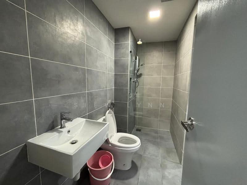 Kediaman Servis untuk Disewa di 121 Residences - Siew Lynn - Bathroom - PropertyGuru.com.my