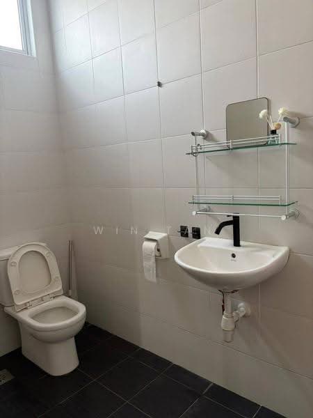 Service Residence for Rent at THE SENAI GARDEN (PANGSAPURI IMPIAN SENAI) - Win Tan - Bathroom - PropertyGuru.com.my