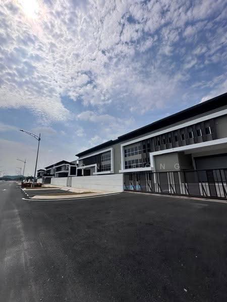 Kilang Berkembar untuk Disewa di Bandar Serenia (Dengkil) - Veron Leong - Exterior - PropertyGuru.com.my