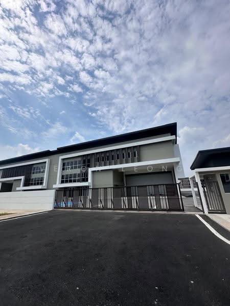 Kilang Berkembar untuk Disewa di Bandar Serenia (Dengkil) - Veron Leong - Exterior - PropertyGuru.com.my