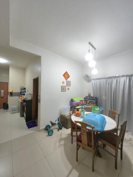 2-storey Terraced House for Sale in Taman Bestari Indah (Ulu Tiram) - Jeremy Voon - Dining Room - PropertyGuru.com.my