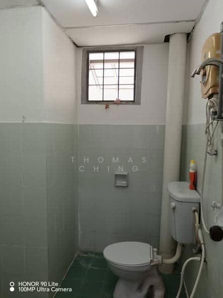 Apartment for Sale at Serdang Skyvillas (Serdang Perdana) - Thomas Ching - Bathroom - PropertyGuru.com.my