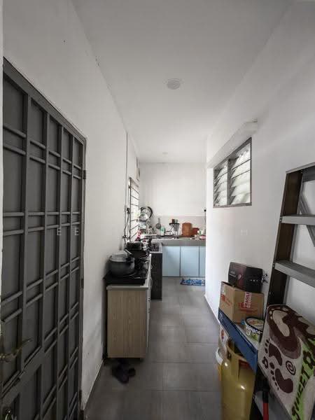Rumah Teres 2-Tingkat untuk Dijual di Bandar Indahpura (Kulai) - Ee Fong Toh - Kitchen - PropertyGuru.com.my
