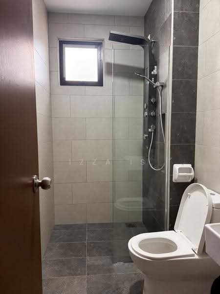 Rumah Teres 2-Tingkat untuk Disewa di Setia Safiro (Cyberjaya) - Izza Is - Bathroom - PropertyGuru.com.my