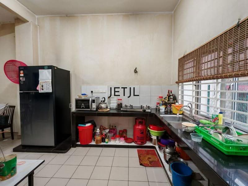 2-storey Terraced House for Sale in Taman Saga (Klang) - Daniel Kok - Kitchen - PropertyGuru.com.my